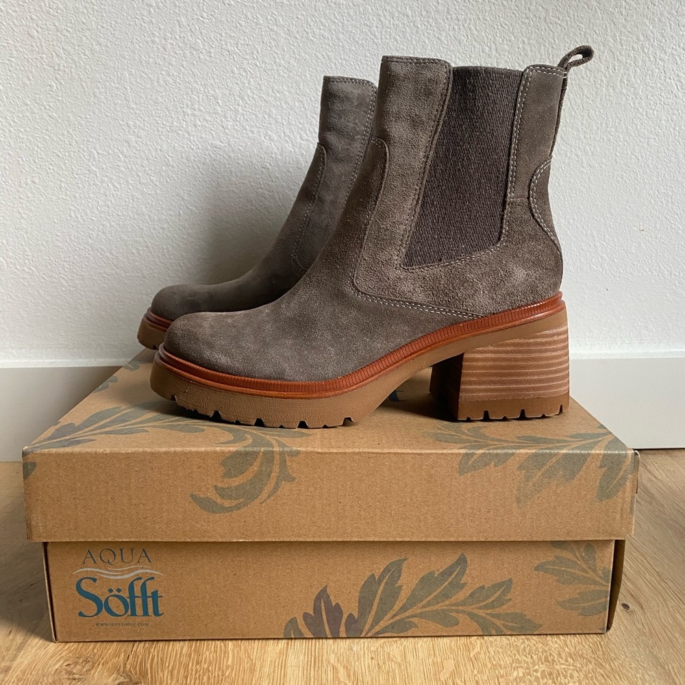 Sofft Jordie Waterproof Chelsea Boot- new in box!
